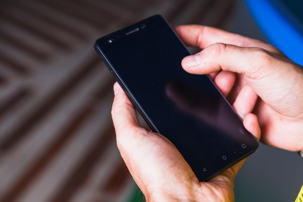 Rüyada Siyah Telefon Görmek